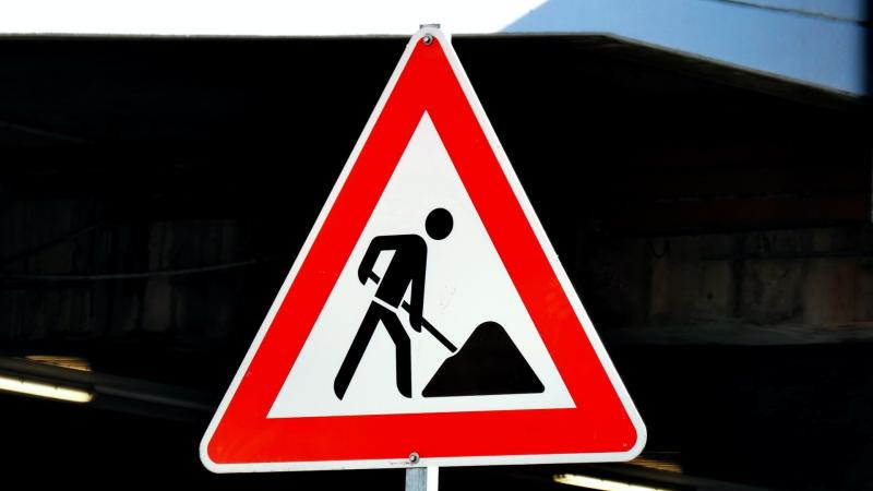 Tipperary Council is carrying out resurfacing works on a Carrick-on-Suir road 