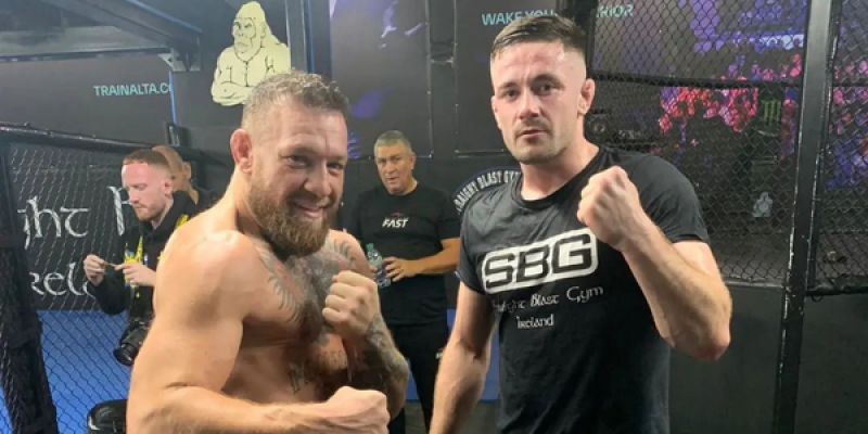 Darragh Kelly trains alongside Conor McGregor ahead of cage return