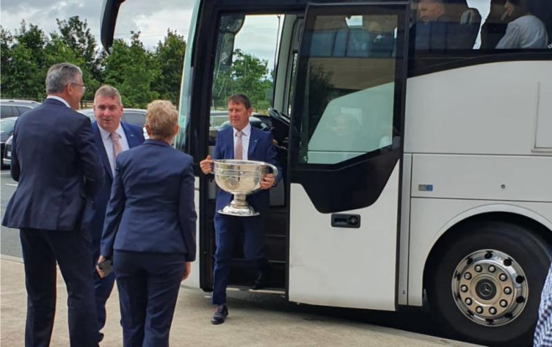 All-Ireland winners Kerry stop off in Kildare to gather refreshments for journey home