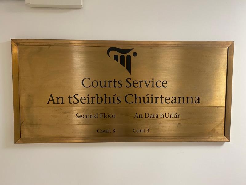Teen pleads guilty to assaulting three gardaí in violent altercation