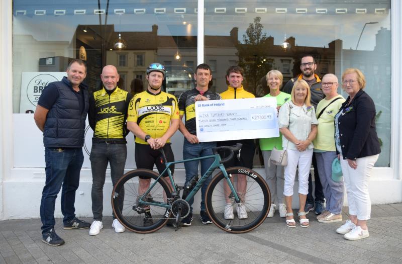 A cheque of €27,300 was handed over to the Irish Kidney Association