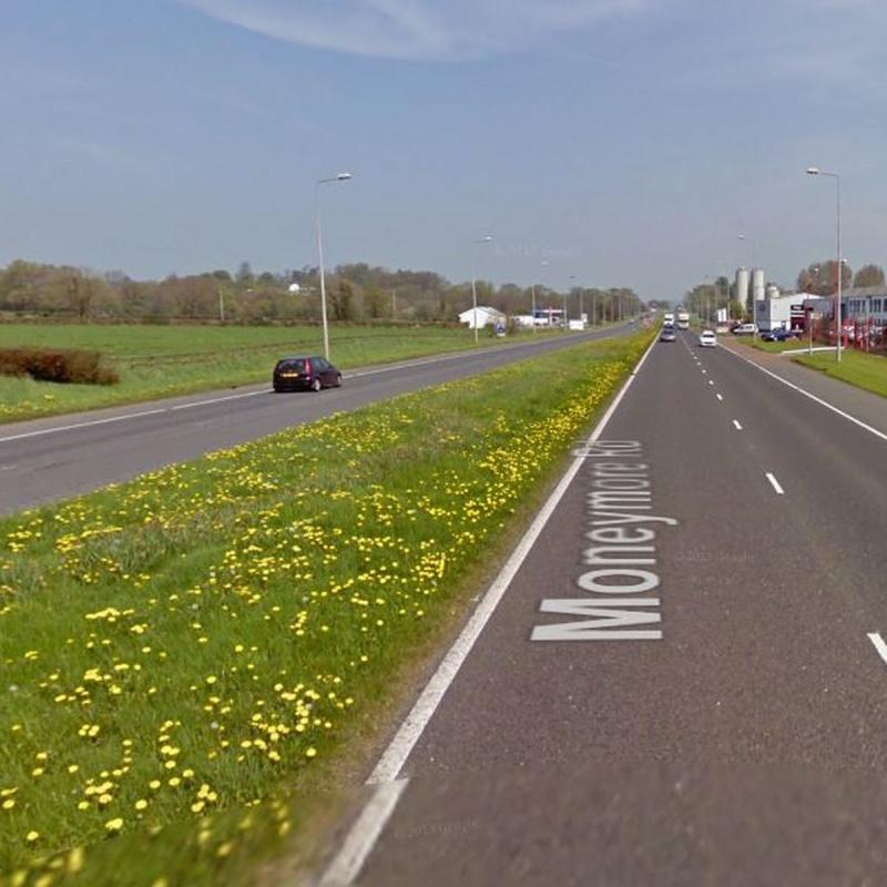 Motorists asked to avoid busy road following 'serious' crash
