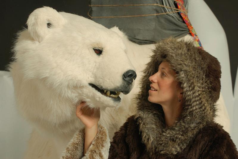 Life-size polar bear Bjorn arrives in Dundalk for Marshes Christmas countdown