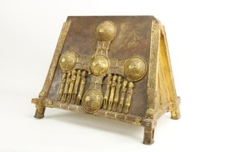 St Manchan's Shrine replica up for auction