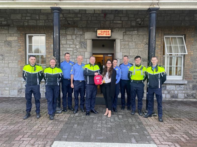 Portlaoise Garda Station gets new lifesaving defibrillator