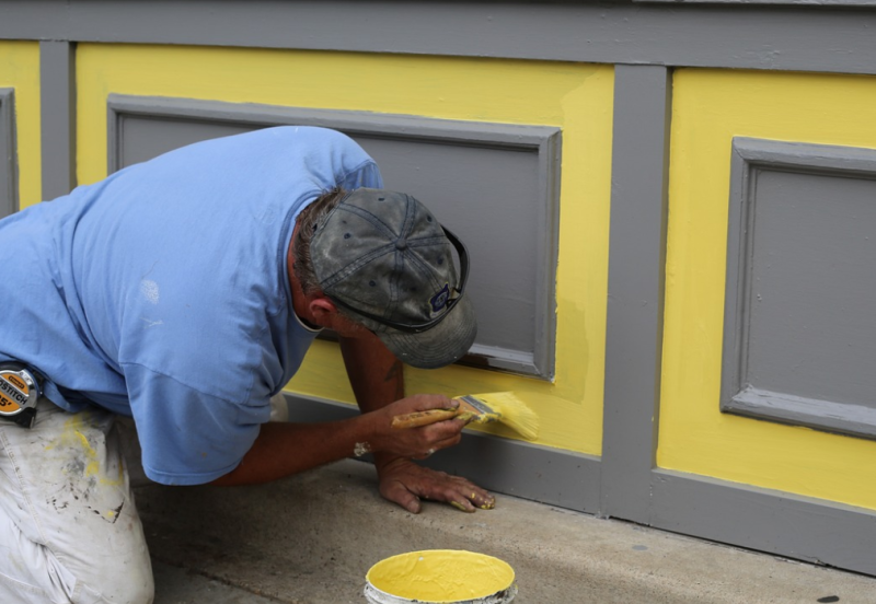 Grants available for painting homes and businesses in Tipperary's Golden village 