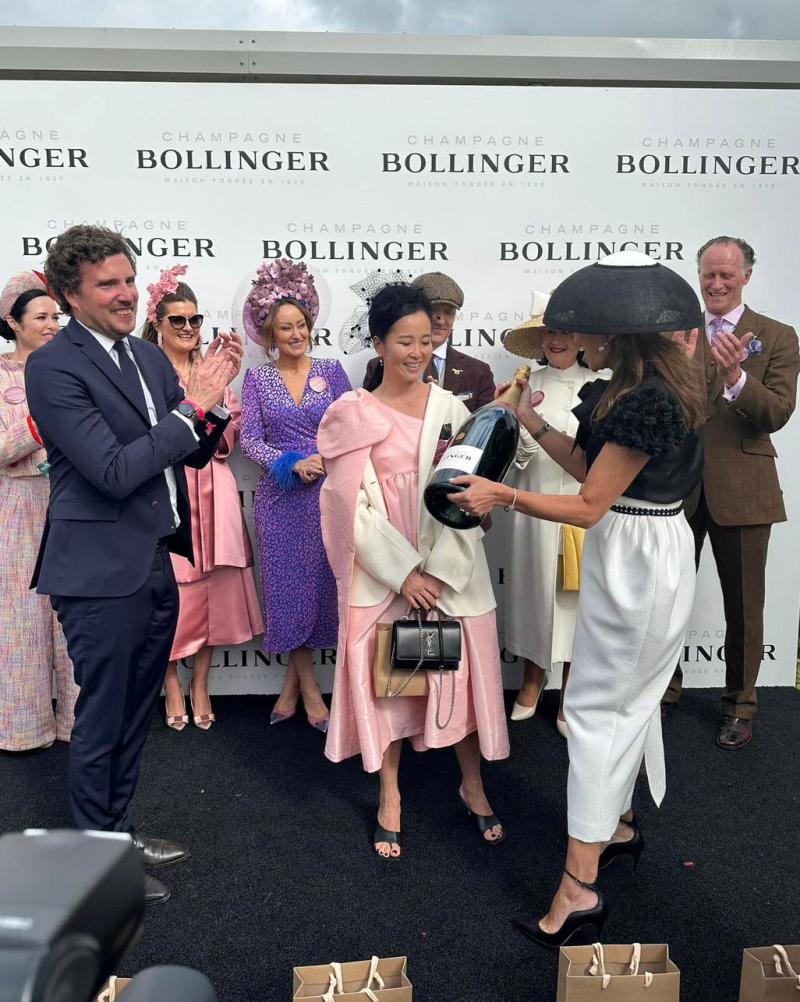 'Winner alright, winner alright' Leitrim woman scoops Punchestown's