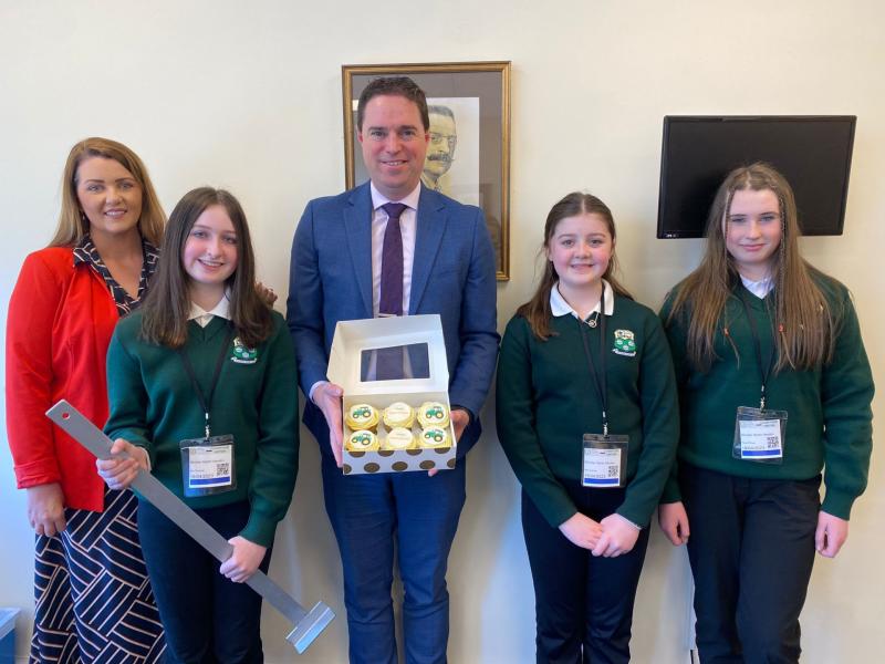 Drumshanbo VS students visit Leinster House to demonstrate their ‘Grasper’ product