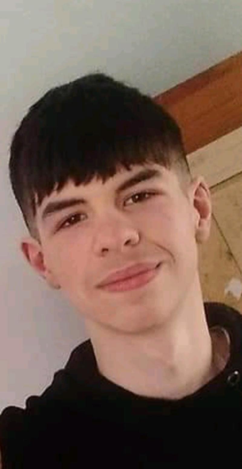 Gardaí seek public's assistance in tracing whereabouts of missing teenager 