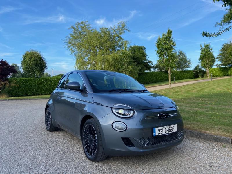 LAOIS MOTORING: The Fiat 500e - funky, fun and truly full of character! 
