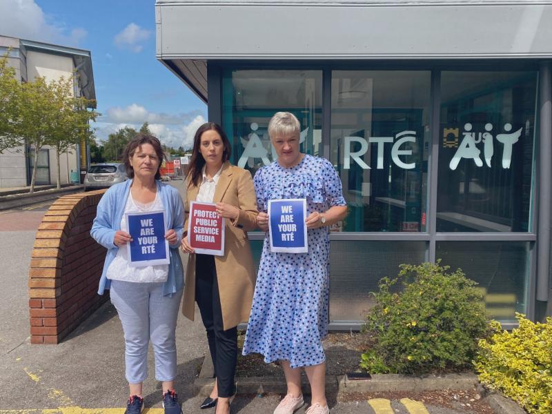 RT&Eacute; Midlands staff stage protest after Tubridy appears in D&aacute;il