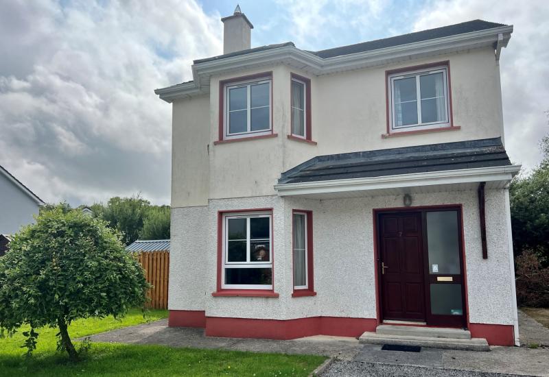 Four-bedroom detached property available for sale in the waterside village in Leitrim 