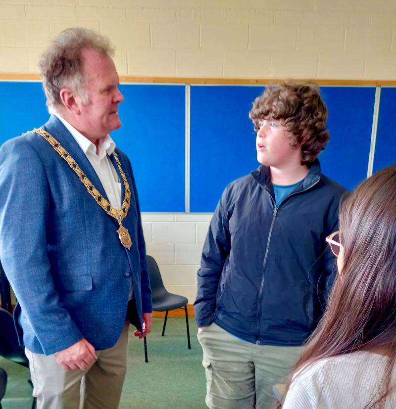 Mayor Joe Malone visits Irish Baha’i Summer School in Kilkenny College
