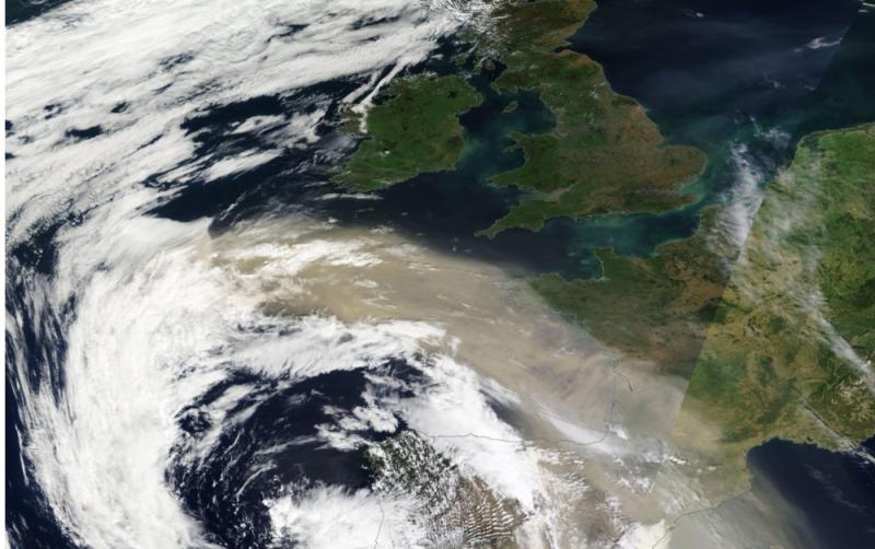 Hot spell sees Limerick cars covered in dust, as Saharan sand falls