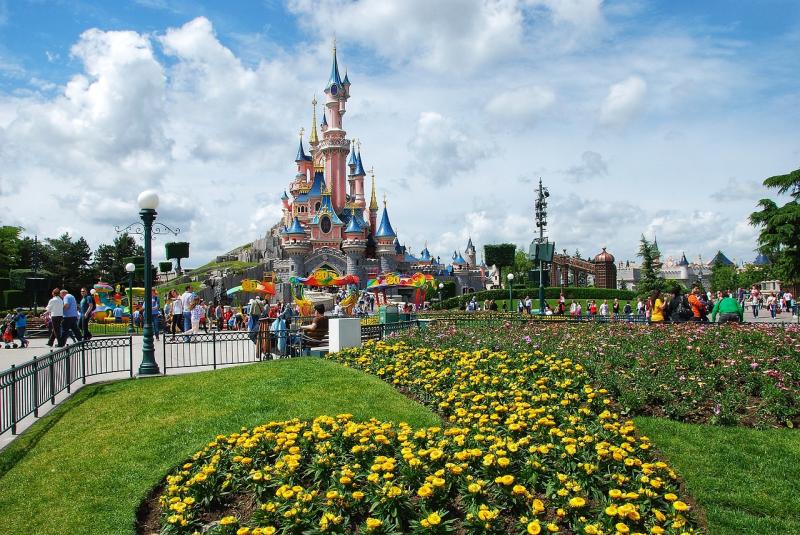 'I want to know she's safe' - Mother of Cavan teen who vanished from Disneyland 'trying to keep it together'