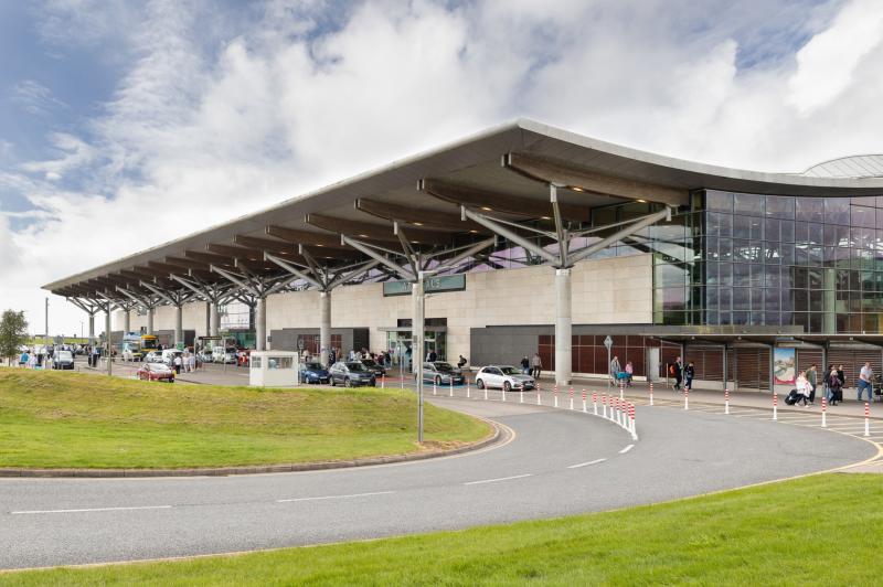 Rugby fever takes hold at Cork airport as hundreds jet off to Paris 