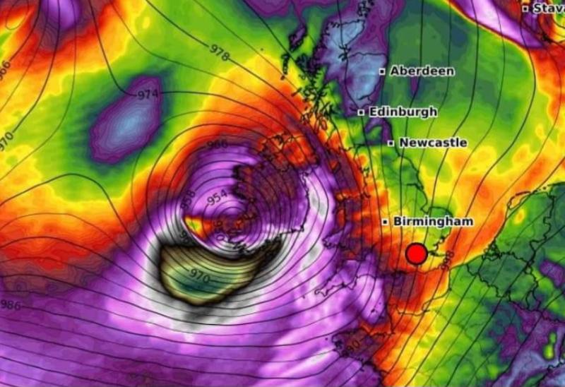 Ireland storm alert: 'Truly massive' bomb cyclone bears down on Ireland 