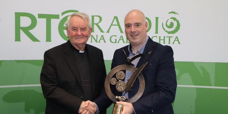 Gradam RTÉ RnaG presented to Fr Seán Ó Gallchóir 