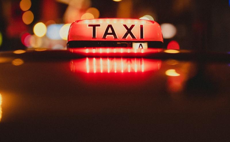 Taxi driver's sign stolen from car roof in Limerick city centre