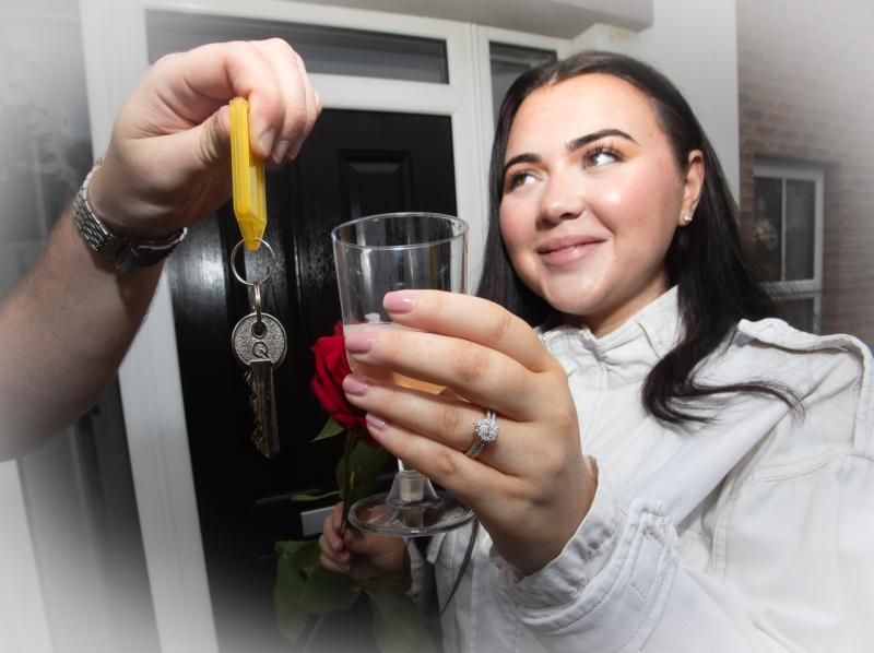 Dylan unlocks the 'key' to Chelsea's heart with romantic proposal