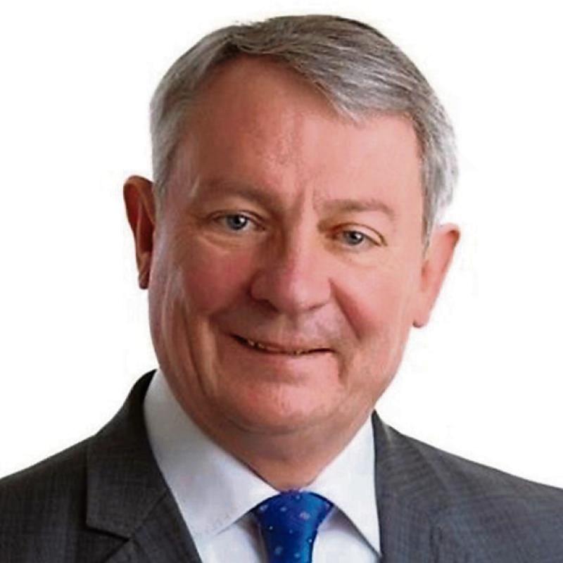 Longford Municipal District: Double yellow lines for College Park