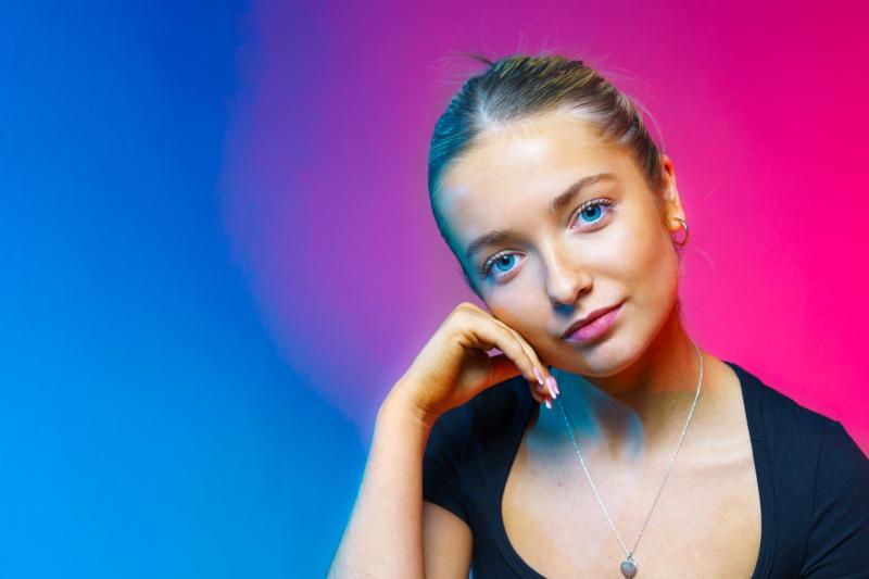 Derry singer Abbie Mac releases debut single 'Dead Inside' ahead of O2 London gig
