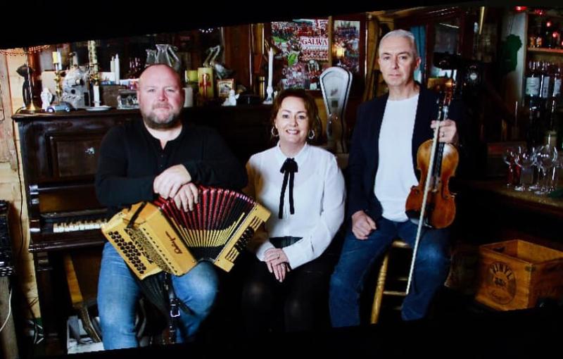 David Munnelly and Mick Conneely with Caitríona Ní Cheannabháin concert