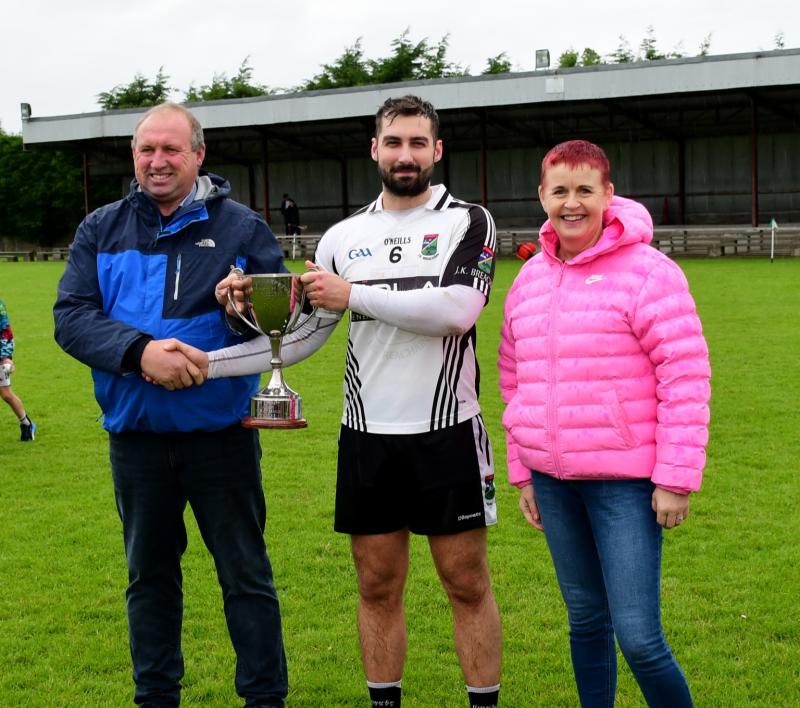 Brackens hold off late surge to claim Division 3 crown