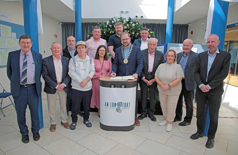Signing of lease contract to pave way for development of  Longford sports facilities