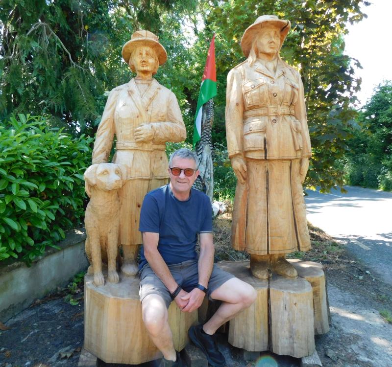 Chainsaw sculptor Will Fogarty creates heritage sculptures to celebrate Tipperary women