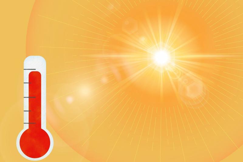 Weather expert verdict on Ireland being hit by 33C sun blast and Met Éireann latest