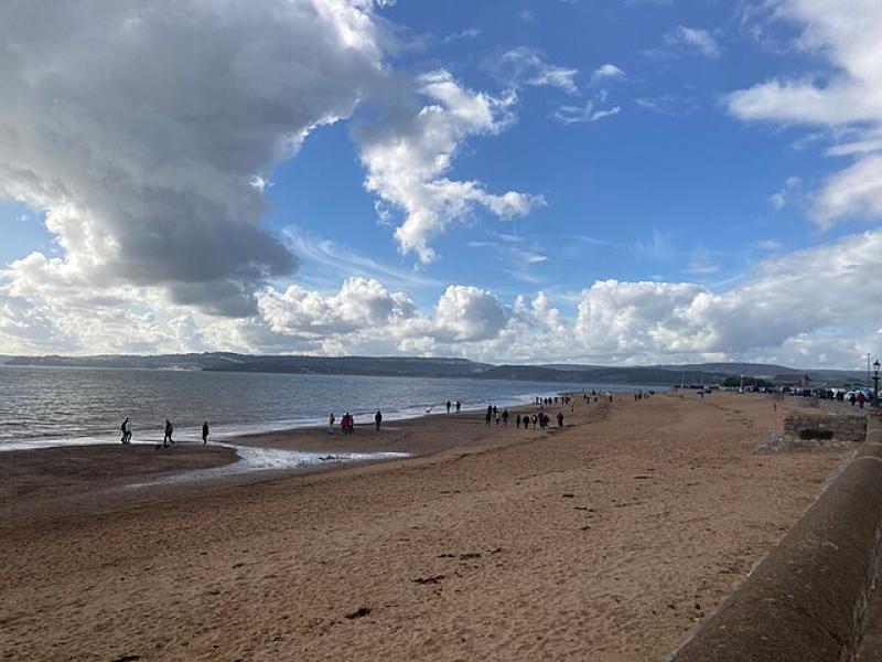Bathing ban lifted at popular Louth beach