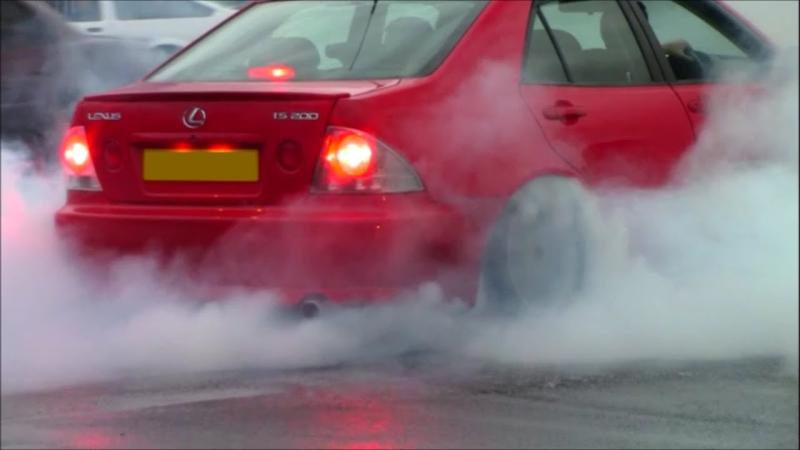Car caught diffing on Muff main street