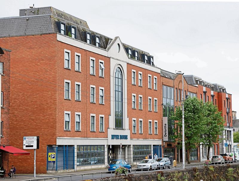 Mayor suggests office planned for migrants could house Limerick students