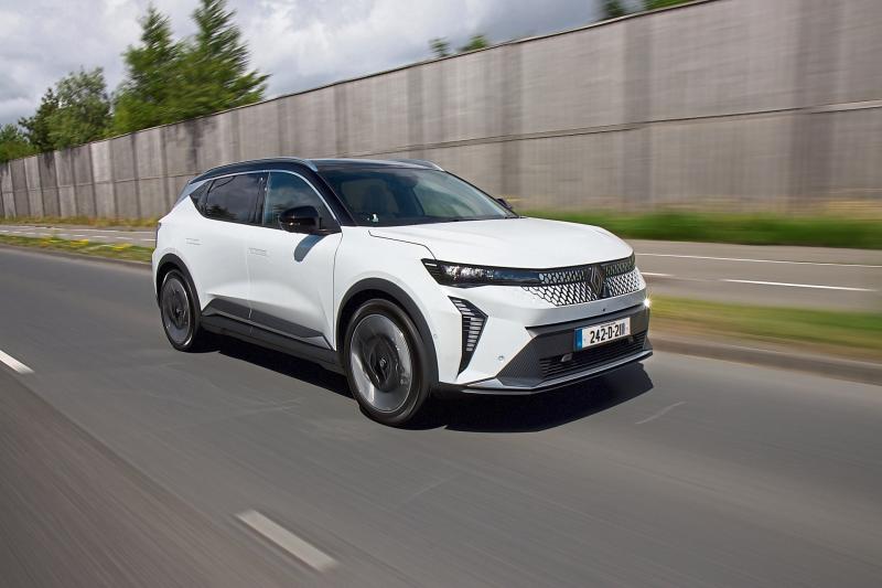 Louth Motors: Triumphant Scénic adds award