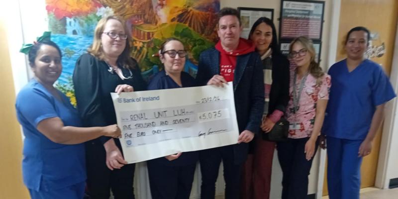 Killea man Gary Crossan hands renal unit with over €5,000 in memory of Gerry Lennon