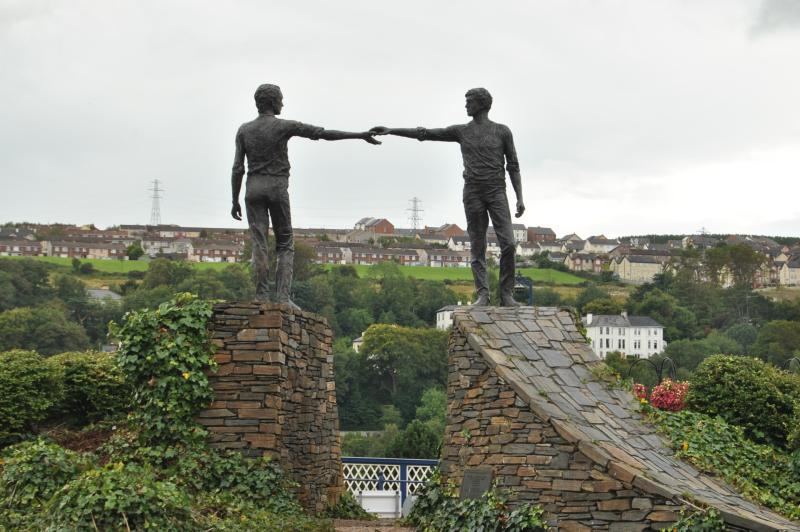  Call for Derry's 'Hands Across the Divide' sculpture to be illuminated