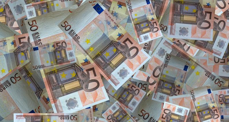 JACKPOT! Lucky man wins top prize in local Tipperary 400 Club draw