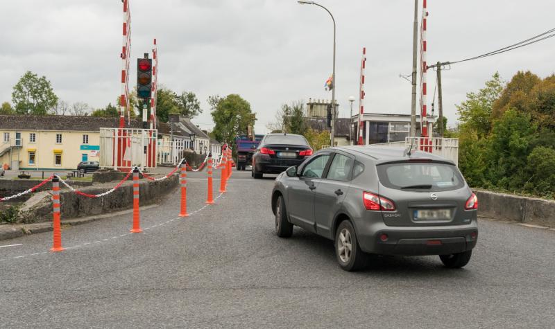 'It was absolute madness': Locals reflect on rejected traffic system for Leitrim bridge