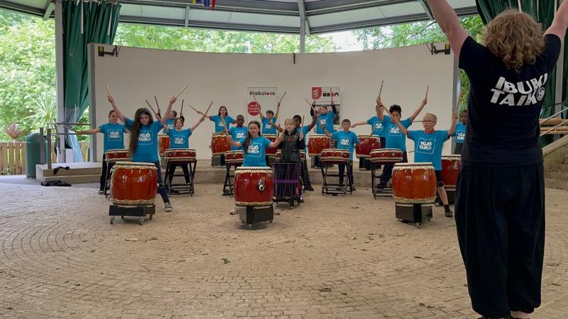 Derry schoolchildren unite in cross community Yūjō Taiko celebration at The Playtrail
