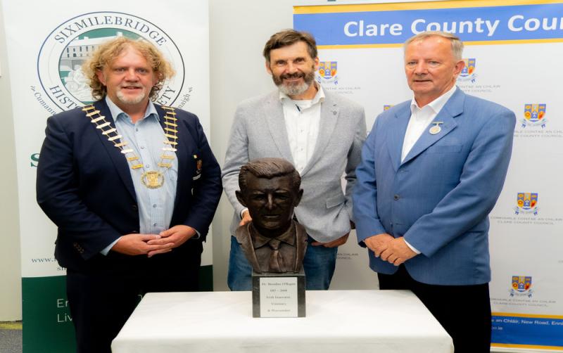 Bust honouring  Clare 'visionary' Dr Brendan O’Regan is officially unveiled in Ennis