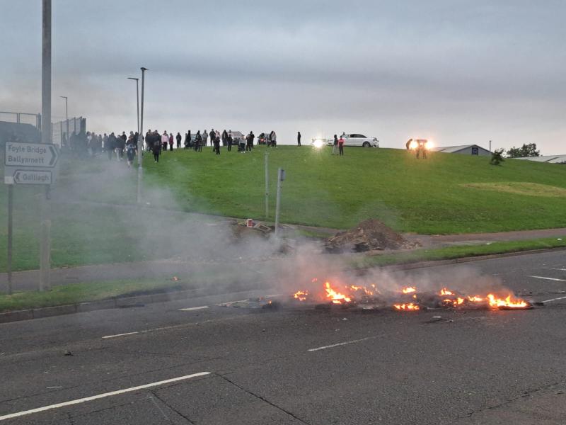 Traffic lights set on fire in third night of Derry disorder
