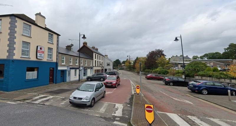 Near miss highlights danger of unmarked one-way street in Leitrim town