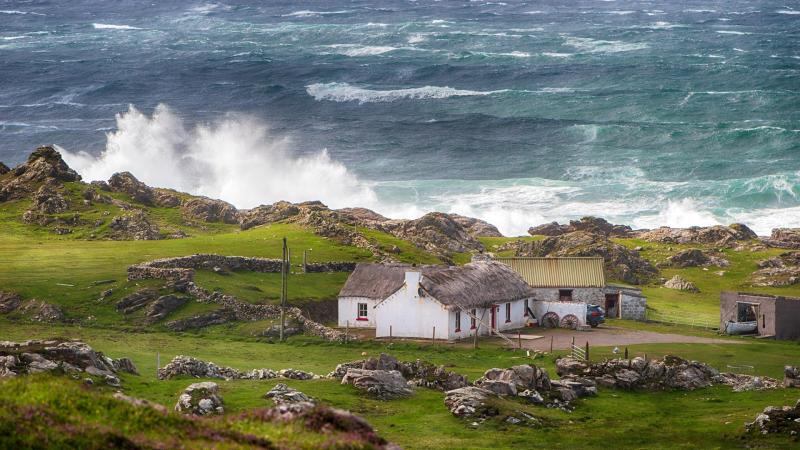 Local photographer shares image of Storm Floris and full tide on Donegal coast