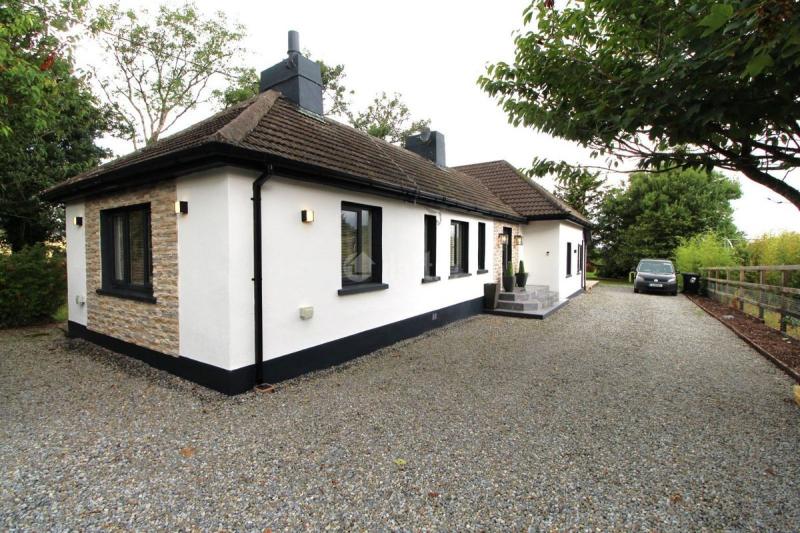 PICTURES: Take a peak inside this cottage in Waterford selling for €2,500 a month