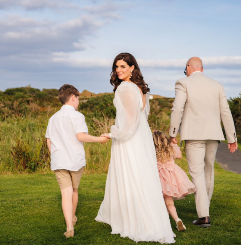'The Luckiest Woman in the World': S&iacute;le Seoige says &lsquo;I Do&rsquo; in a west of Ireland ceremony