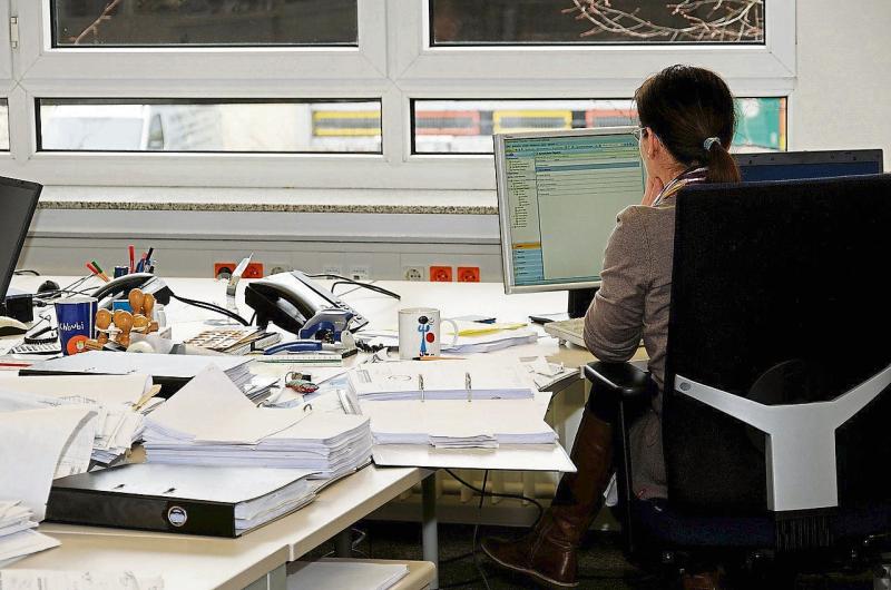 Limerick TD calls for Govermment intervention as secretaries strike begins