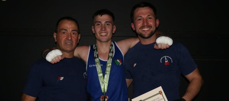 Offaly boxer wins sixth professional fight in emotional tribute to late father