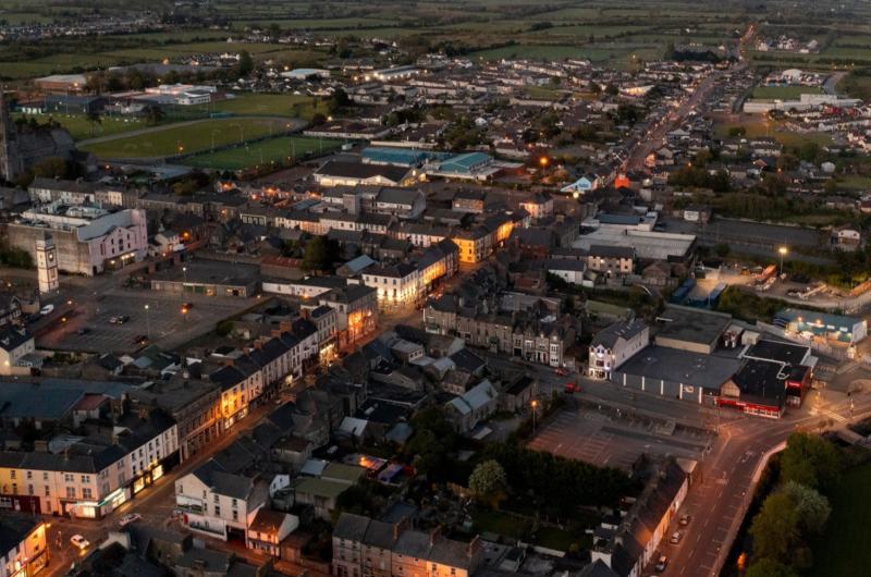 Frustration grows in Tipperary town over long delays fixing public lighting and crossings