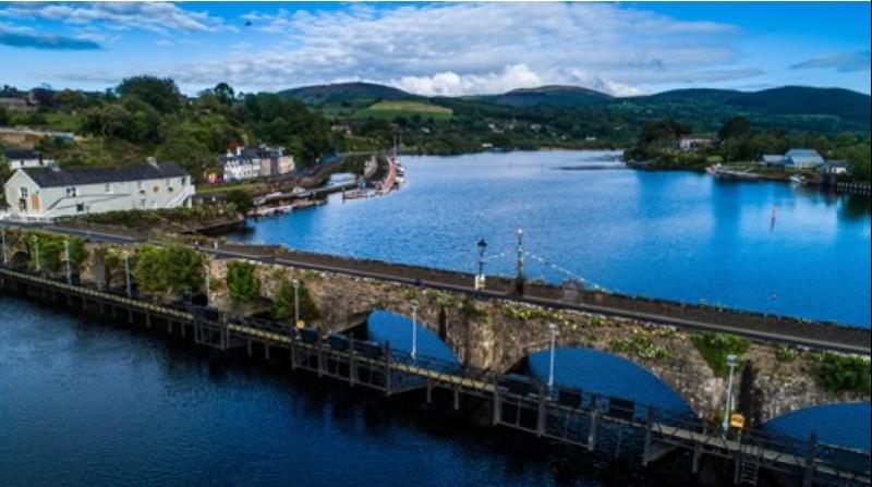 Ballina–Killaloe locals divided over pedestrianisation of historic Shannon bridge